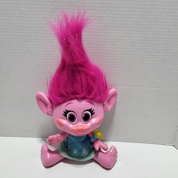 Troll Doll Hug Time Poppy 14" Talking / Light Up - Hasbro - 2015 - Dreamworks - Picture 1 of 14